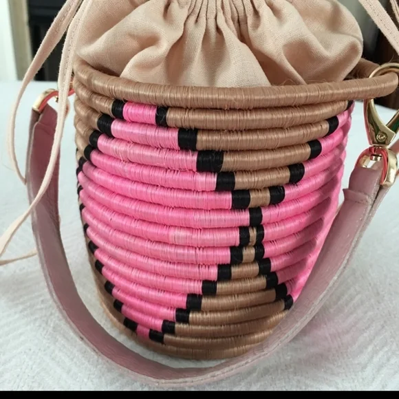 INDIGO WOVEN PURSE 👛 ABSOLUTELY STUNNING SO INTRIGUING SO UNIQUE 💕 NWOT - Picture 2 of 2